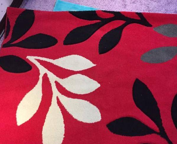 فرش فانتزی قرمز رنگ