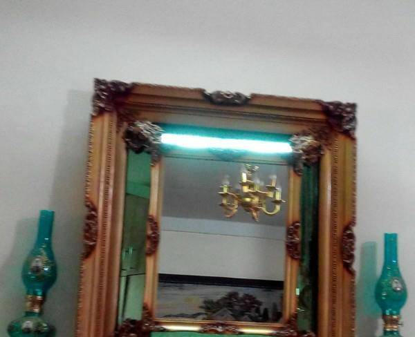تابلو آینه و یک جفت چراغ عباسی