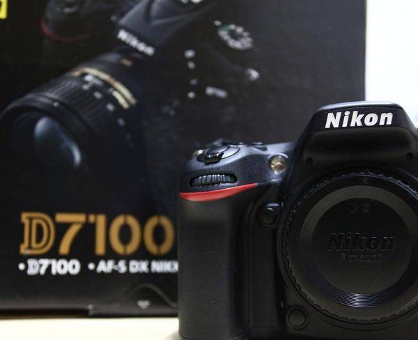 کم کار Nikon D7100