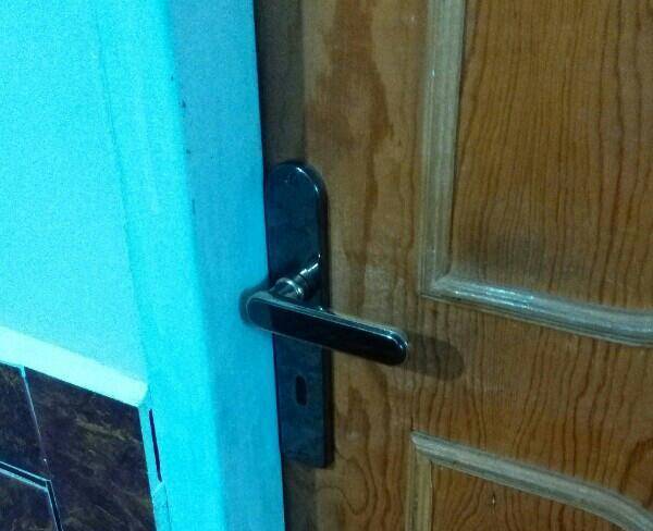 قفل درب خانه دلتا با دستگیره