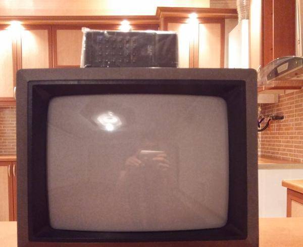 تلویزیون رنگی 14 اینچ JVC - کاملا سالم