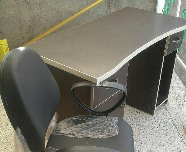 میز کامپیوتر و صندلی
