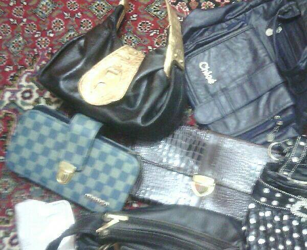 تعدادی کیف و کفش زنانه چابهار