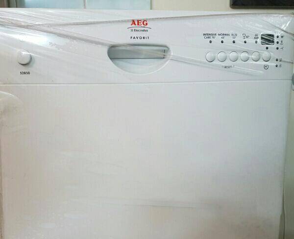 ماشین ظرفشویی رومیزی مدلAEg favorit