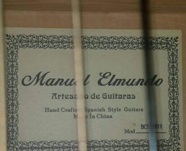 گیتار مانوئل الماندو استفاده نشده