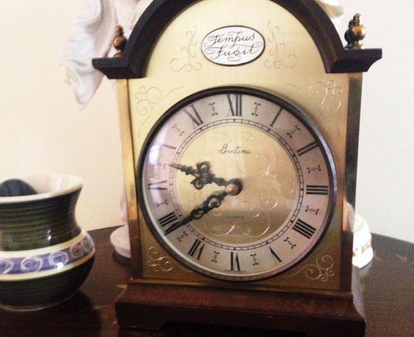 ساعت قدیمی انگلیسی