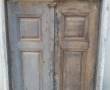 دو جفت درب خیلی قدیمی با چهار چوب